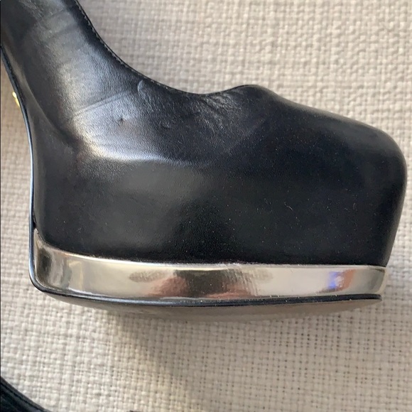 3/$30 Bebe 5” heels in great condition - Picture 5 of 5